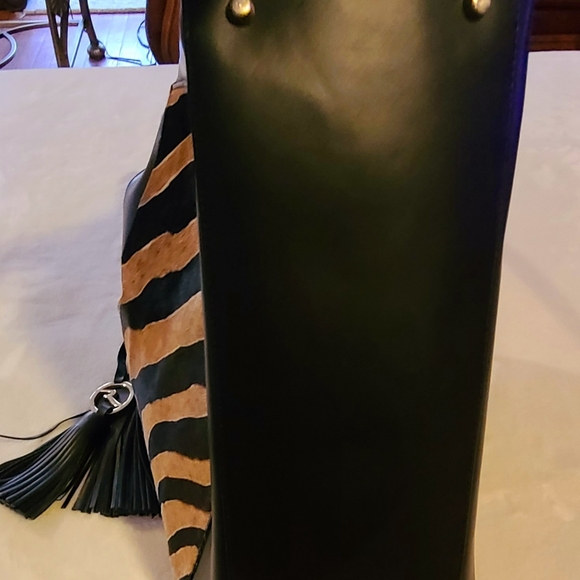 Varriale Genuine Italian Leather Tote - Picture 5 of 7